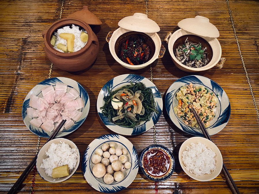 Cơm độn khoai được đưa vào thực đơn trong nhà hàng ở Pleiku. Ảnh: Nguyễn Giang