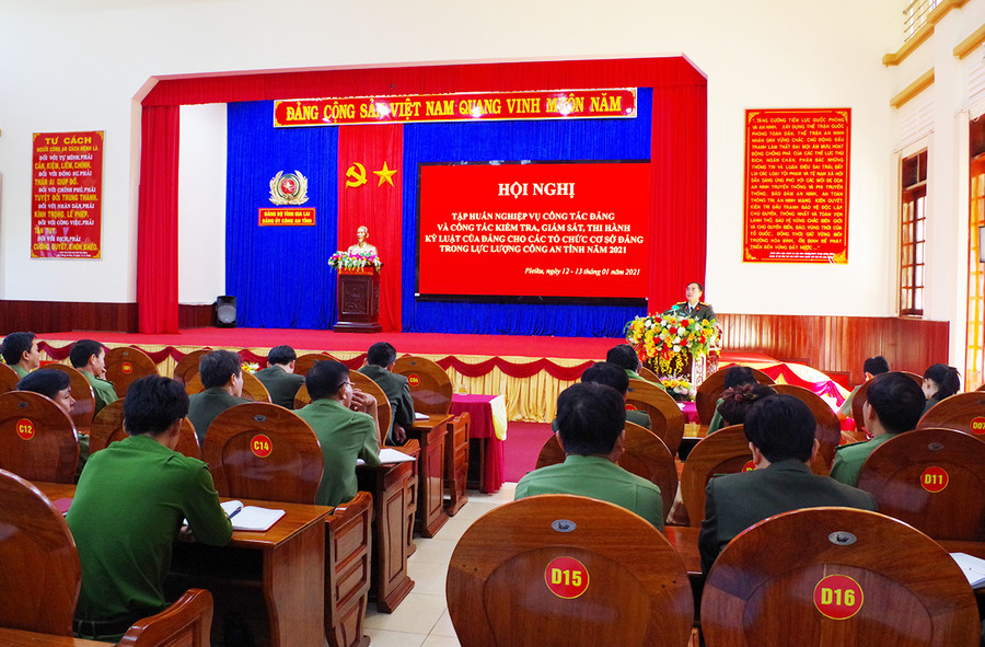  Toàn cảnh hội nghị. Ảnh: Thúy Trinh