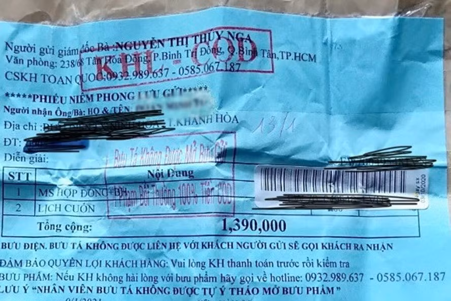 Một mẫu bưu phẩm lừa khách hàng khi vay tiền qua điện thoại và nhận bưu phẩm nộp phí bảo hiểm khoản vay. Ảnh: Hoàng Anh