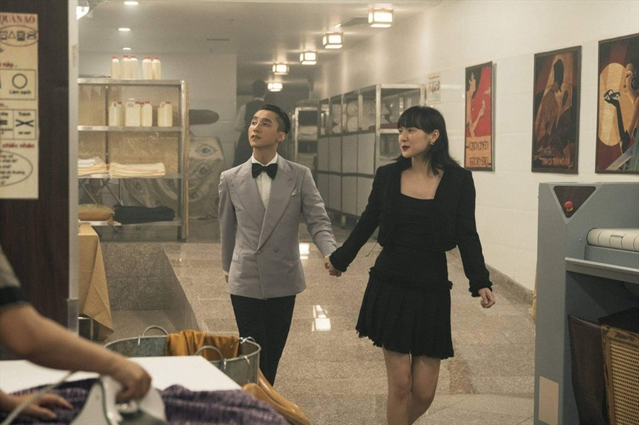 Sau khi đầu quân cho công ty của Sơn Tùng M-TP, Hải Tú đã có màn chào sân nhanh chóng bằng vai diễn trong MV “Chúng ta của sau này”. Trong MV, Sơn Tùng và Hải Tú có khá nhiều cảnh thân mật tình tứ. Ảnh: CMH.