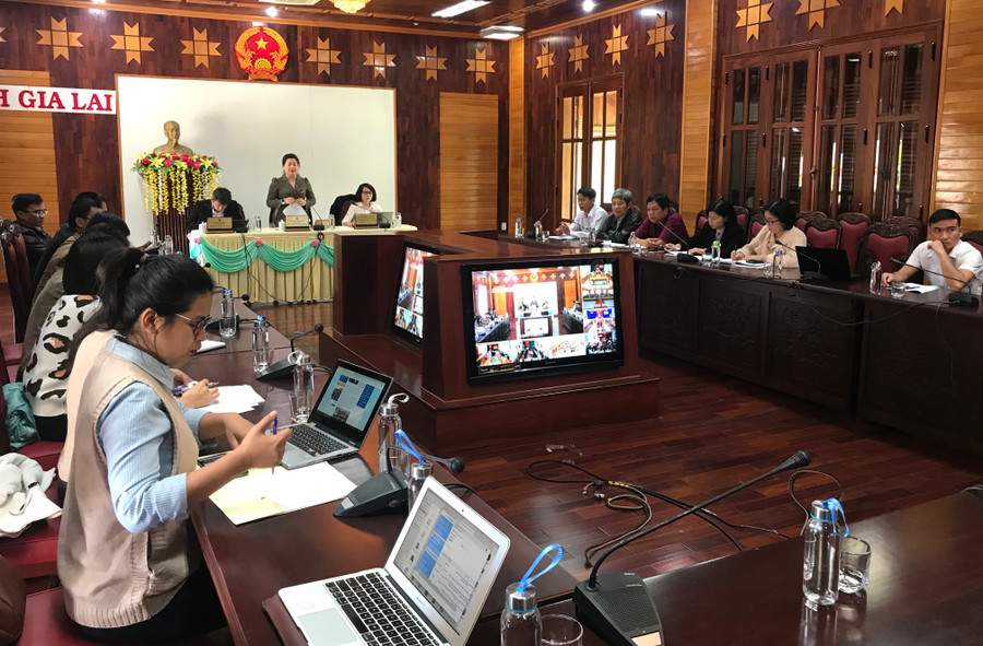 Các đại biểu tại điểm cầu UBND tỉnh