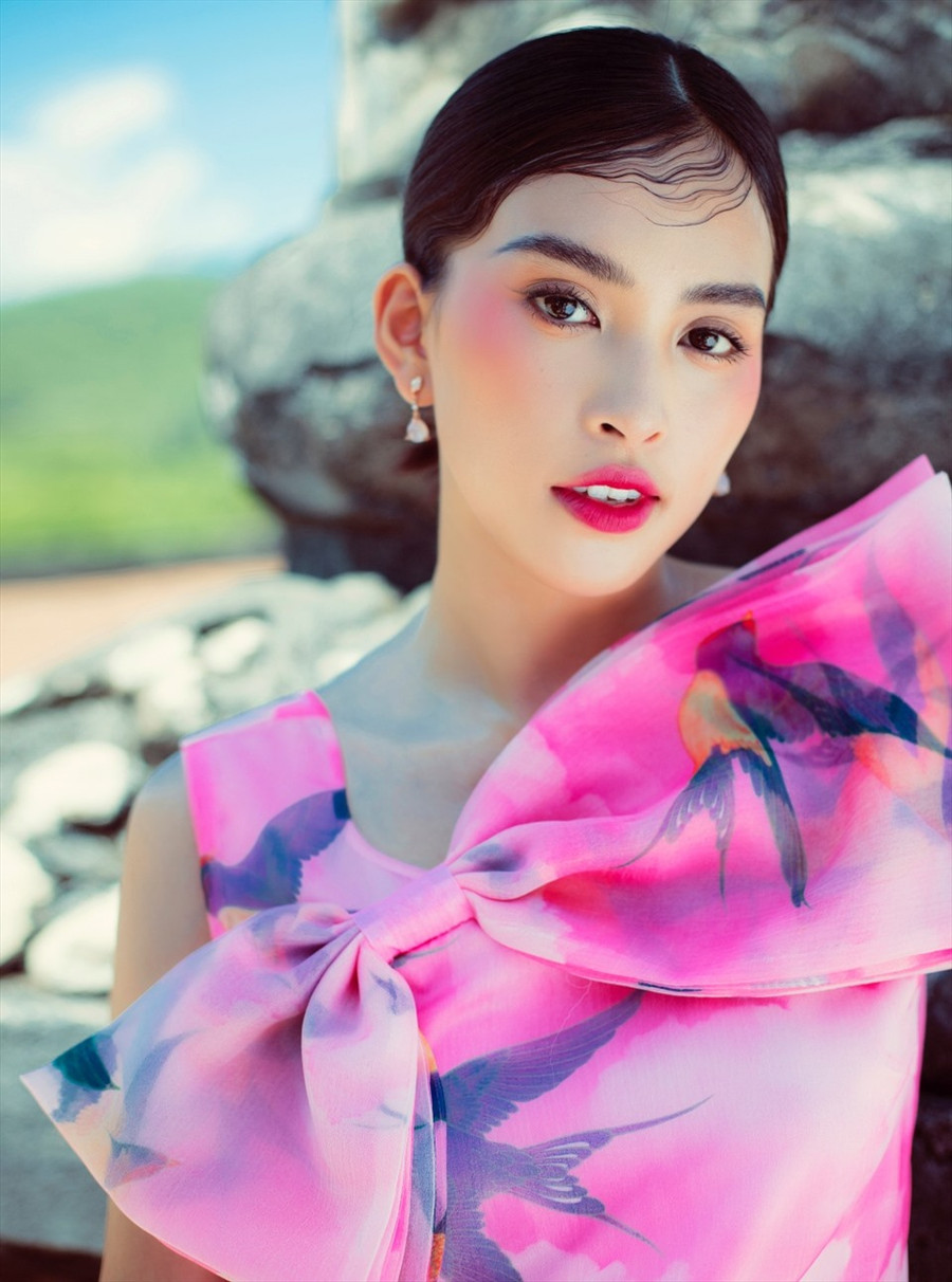 Nàng hậu cũng vừa kết thúc nhiệm kỳ 2 năm đương nhiệm Hoa hậu Việt Nam. Cô đã có một nhiệm kỳ rực rỡ với nhiều dự án ý nghĩa.