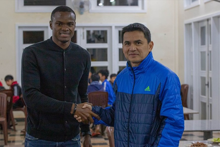 Kiatisak tự tin đã chọn đúng ngoại binh cho Hoàng Anh Gia Lai, trong đó có tiền đạo Washington Brandao (trái). Ảnh: Fanpage CLB Hoàng Anh Gia Lai.