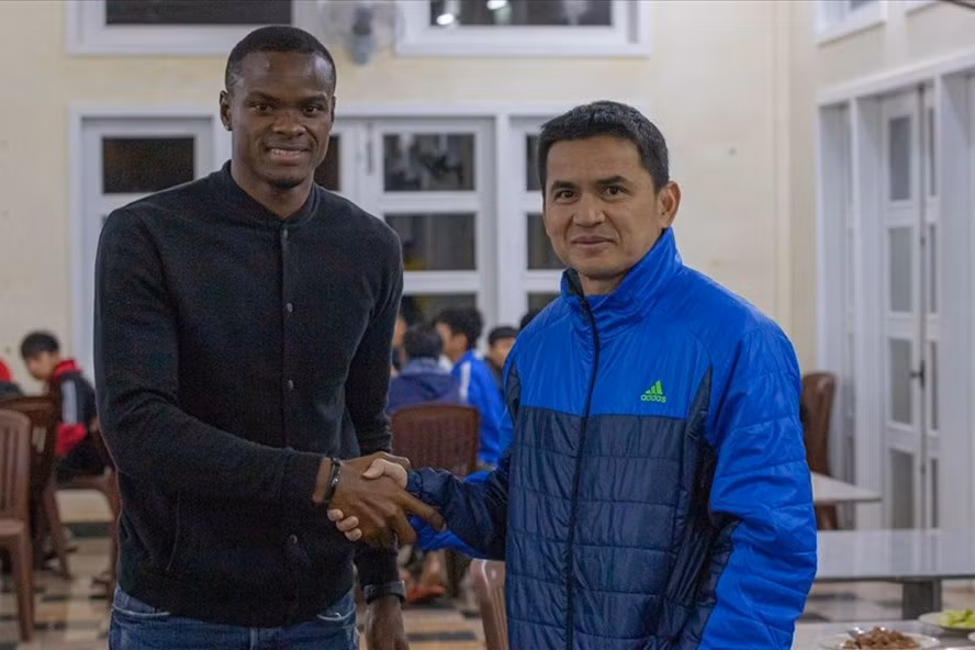 Kiatisak tự tin đã chọn đúng ngoại binh cho Hoàng Anh Gia Lai, trong đó có tiền đạo Washington Brandao (trái). Ảnh: Fanpage CLB Hoàng Anh Gia Lai.