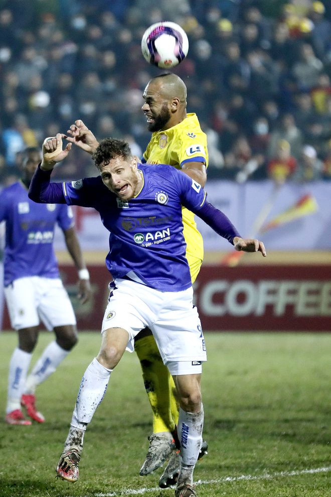 Geovane bế tắc. Ảnh: MINH TÚ