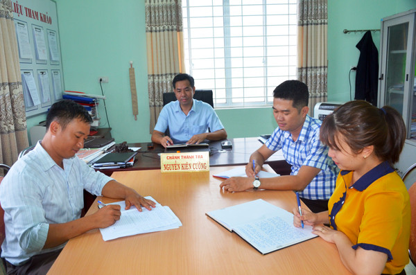 Thanh tra huyện Chư Prông họp bàn công tác giải quyết đơn thư khiếu nại, tố cáo. Ảnh: Vĩnh Hoàng Thanh tra huyện Chư Prông họp bàn công tác giải quyết đơn thư khiếu nại, tố cáo. Ảnh: V.H