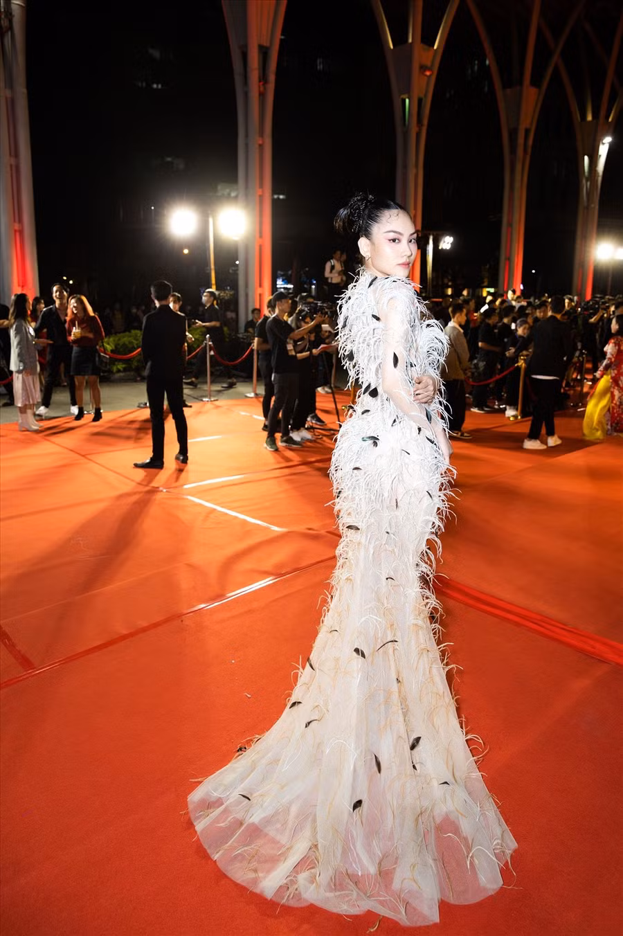 Cô muốn trở thành người đẹp đa năng để có nhiều cơ hội phát triển sự nghiệp.