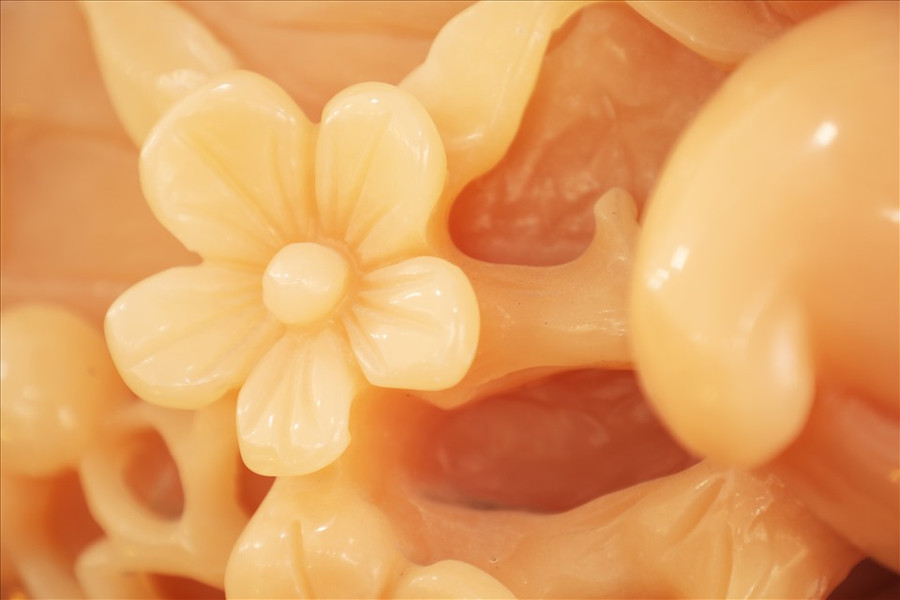 Cận cảnh một chi tiết hoa trong giỏ hoa này.