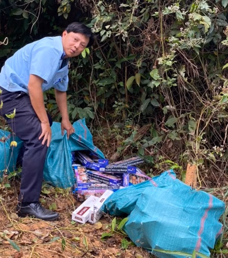  Số thuốc lá lậu bị lực lượng hải quan bắt giữ. Ảnh: Văn Ngọc