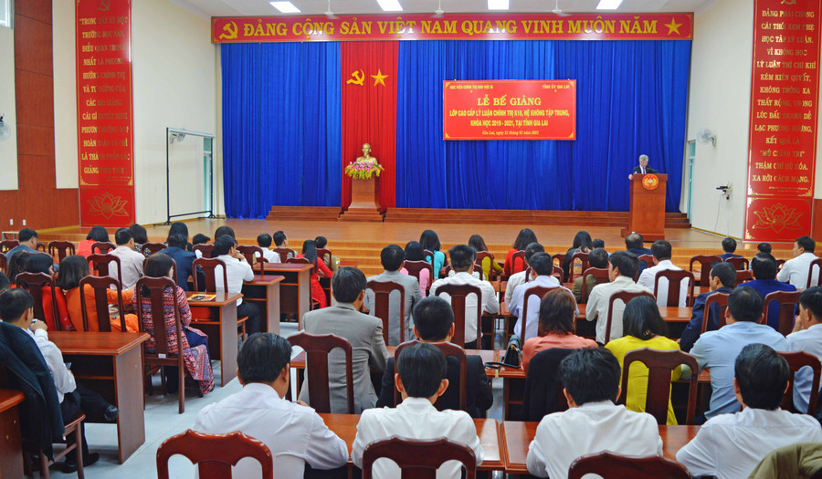 Quang cảnh lễ bế giảng. Ảnh: Anh Huy