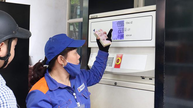 Giá xăng dầu lại tăng - Ảnh Ngọc Thắng Giá xăng dầu lại tăng - Ảnh Ngọc Thắng