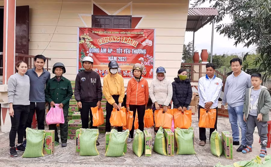 Chương trình “Đông ấm áp-Tết yêu thương” được xã Đông (huyện Kbang) tổ chức cho người nghèo. Ảnh: Lê Nam