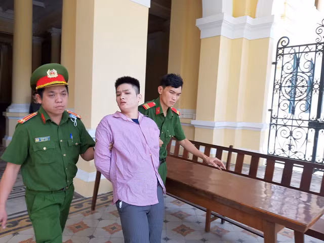 Bị cáo Quốc lãnh án tử hình. Bị cáo Quốc lãnh án tử hình.