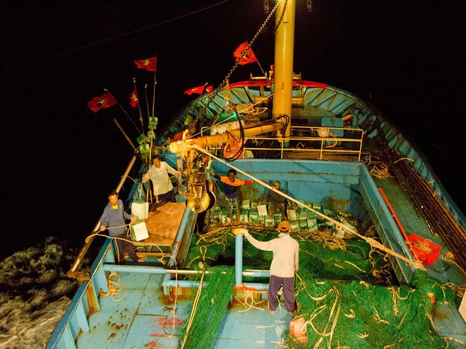 Lặn đêm ở Hoàng Sa ẢNH: LÊ CHƯƠNG