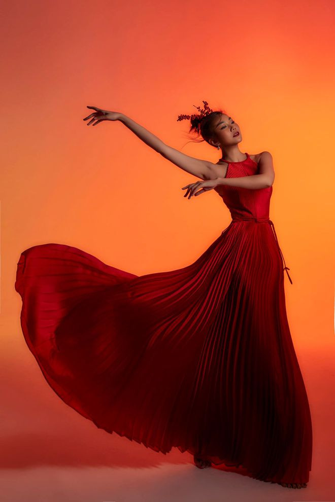 Thanh Hằng nổi tiếng với đôi chân 