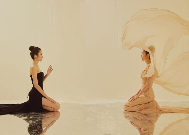 Ý tưởng này được ra đời trong khoảng thời gian nghỉ dịch, khi anh đối mặt với sự vui buồn, hân hoan, lo lắng,... Dũng Yoko đã nghĩ nhiều về tính hai mặt của cuộc sống. Chúng luôn tồn tại song song và không thể nào tách rời ẢNH: NVCC