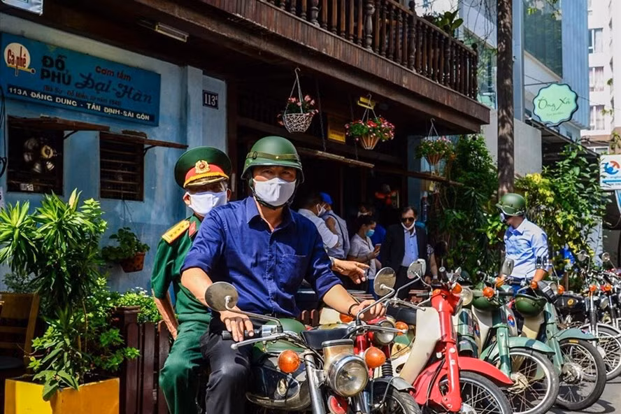 Chương trình tour đặc biệt “Theo dấu chân Biệt động Sài Gòn” thu hút du khách trải nghiệm. Ảnh: VP