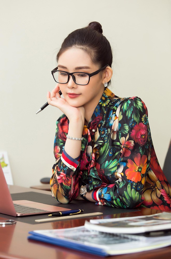 Vừa qua, người đẹp sinh năm 1995 đã nhận được chứng chỉ TESOL. Đây là một chứng chỉ quan trọng dành cho những giáo viên dạy tiếng Anh ẢNH: FBNV