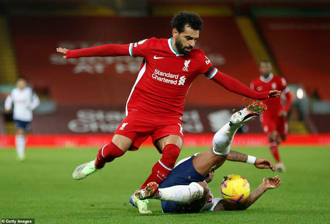 Mohamed Salah (trái) đã không ghi được bàn thắng nào cho Liverpool ở Premier League kể từ sau ngày 19.12.2020. Ảnh: AFP