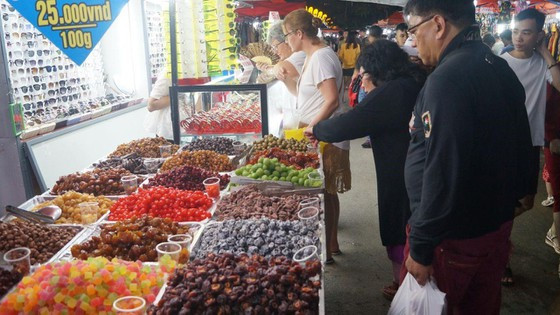 Chợ đêm Sơn Trà thiếu bản sắc