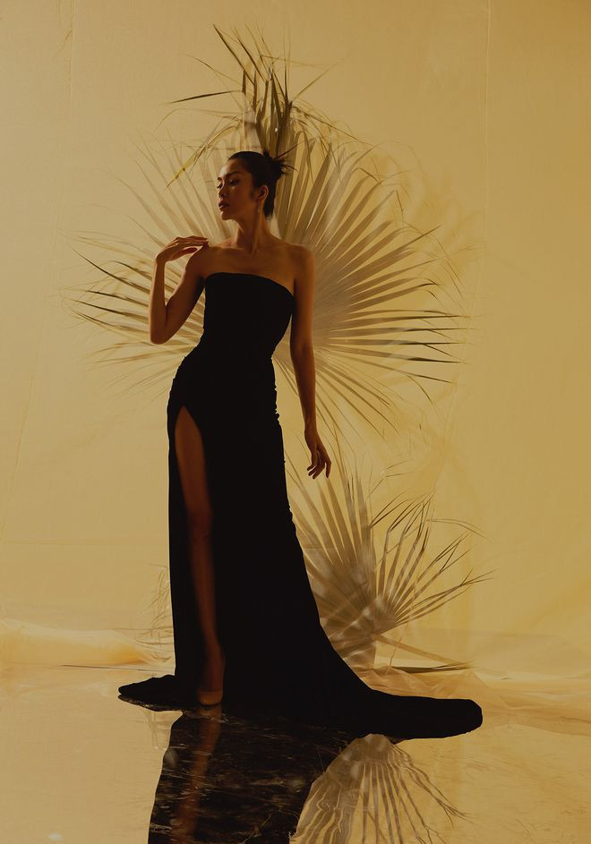 Dù đã sinh hai nhóc tì nhưng nữ diễn viên Mỹ nhân kế vẫn giữ được vóc dáng mảnh mai và làn da mịn màn nhờ vào chế độ ăn uống hợp lí cũng như thói quen tập yoga mỗi ngày ẢNH: NVCC