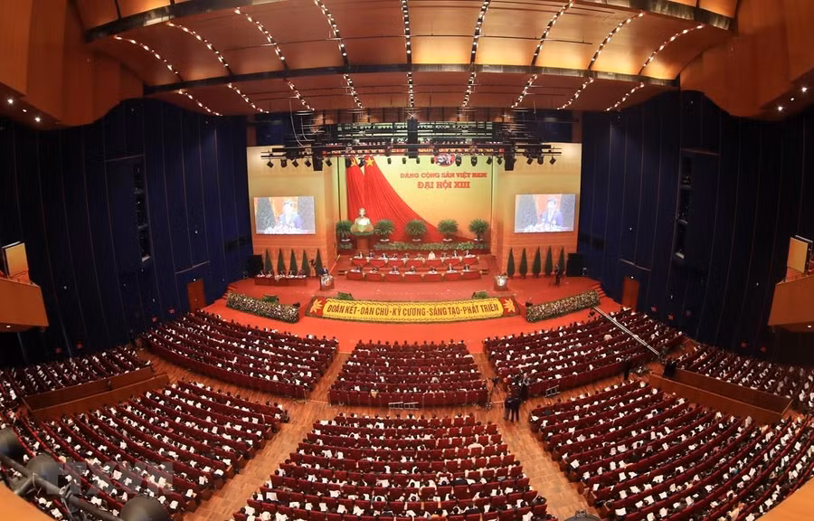 Toàn cảnh phiên họp thảo luận về các văn kiện đại hội tại hội trường Trung tâm Hội nghị Quốc gia, chiều 27/1/2021. (Ảnh: TTXVN)