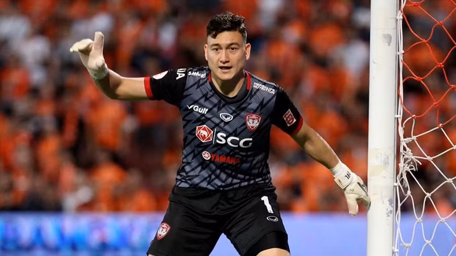 Đặng Văn Lâm “rớt giá” trên thị trường chuyển nhượng. Ảnh: Muangthong United