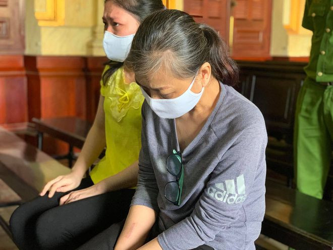 Bị cáo Tôn Nữ Thị Huyền (45 tuổi, chủ mưu đường dây bán thận xuyên quốc gia) tại phiên tòa hôm 19.1 - ẢNH: PHAN THƯƠNG  Bị cáo Tôn Nữ Thị Huyền (45 tuổi, chủ mưu đường dây bán thận xuyên quốc gia) tại phiên tòa hôm 19.1 - ẢNH: PHAN THƯƠNG