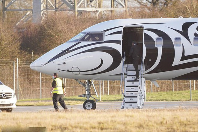  Chiếc máy bay Bombardier Learjet đậu tại sân bay Stansted ở London - Ảnh chụp màn hình Daily Mail