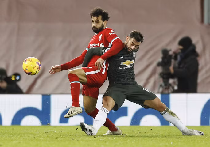 Cả Mohamed Salah và Bruno Fernandes đều chơi duới sức trận này