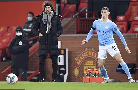 Phil Foden là mối đe dọa thường xuyên với khung thành Man United