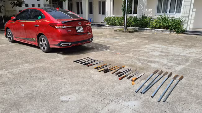 Hung khí công an thu giữ được.