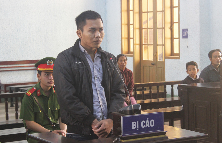 Bị cáo Ksor Kmip tại phiên tòa sơ thẩm. Ảnh: Văn Ngọc Kmip đã bị tuyên phạt 12 năm tù. Ảnh: Văn Ngọc