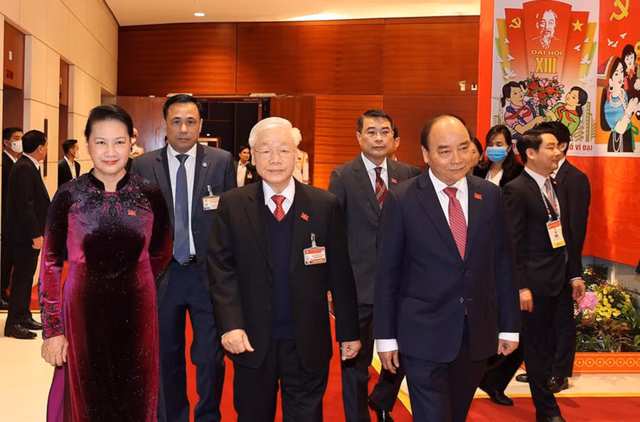 Các đại biểu biểu quyết thông qua Quy chế làm việc của Đại hội. Ảnh: TTXVN