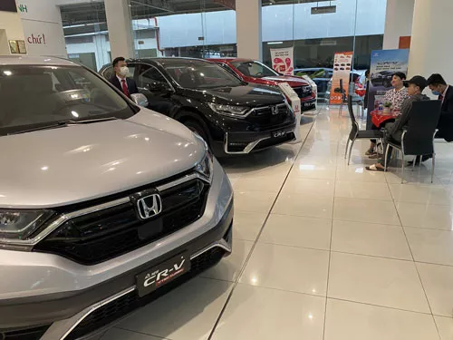 Thị trường ôtô vắng vẻ trong những ngày trước Tết nguyên đán