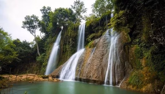 Thác Dải Yếm. Ảnh: foody