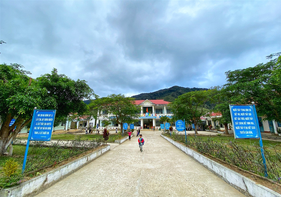 Đến thời điểm hiện tại, Trường Phổ thông Dân tộc bán trú Tiểu học và THCS Kon Pne (xã Kon Pne, huyện Kbang) đã đảm bảo các điều kiện để triển khai thực hiện Chương trình GDPT mới đối với lớp 2 và lớp 6 vào năm học 2021-2022. Ảnh: Hồng Thi