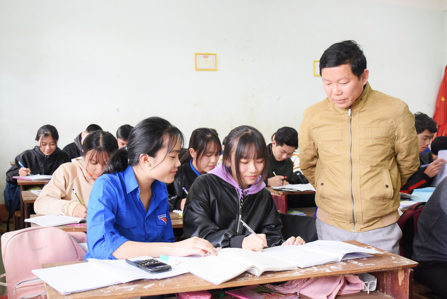 Nhiều năm liền, tỷ lệ học sinh đậu tốt nghiệp của Trường THPT Anh Hùng Núp (huyện Kbang) luôn đạt 100%. Ảnh: Minh Nguyễn