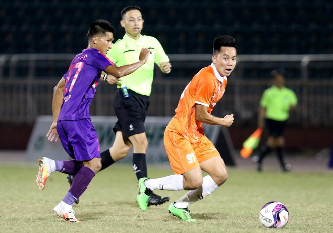 Cách đầu tư hiệu quả hứa hẹn giúp Bình Định (phải) đem đến bất ngờ cho V-League 2021 ẢNH: KHẢ HÒA Cách đầu tư hiệu quả hứa hẹn giúp Bình Định (phải) đem đến bất ngờ cho V-League 2021 ẢNH: KHẢ HÒA