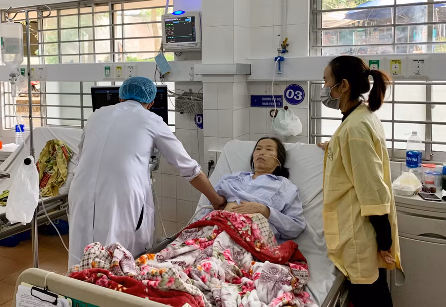 Bệnh viện Đa khoa tỉnh được chuyển giao và ứng dụng nhiều kỹ thuật cao trong khám chữa bệnh tim mạch giúp người dân thụ hưởng y tế kỹ thuật cao ngay tại địa phương. Ảnh Như Nguyện 