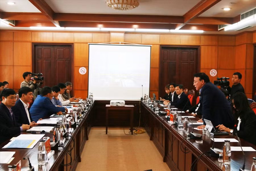 Quang cảnh buổi làm việc. Ảnh: Bảo Trung