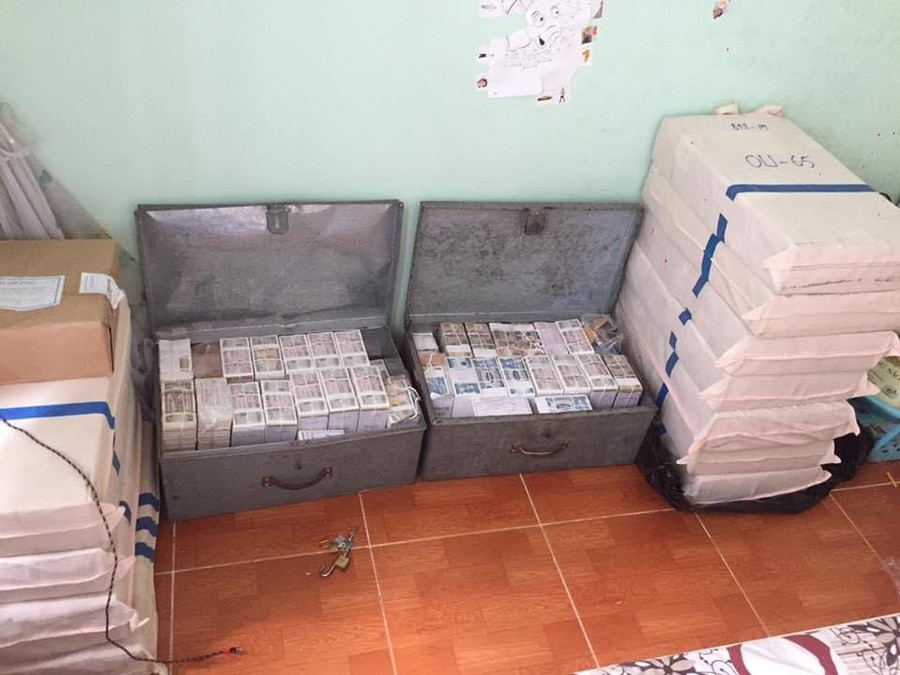 Dịch vụ đổi tiền lẻ công khai rầm rộ trên chợ mạng dịp cận Tết Nguyên đán 2021 với những lời mời chào hấp dẫn. Ảnh chụp màn hình Dịch vụ đổi tiền lẻ công khai rầm rộ trên chợ mạng dịp cận Tết Nguyên đán 2021 với những lời mời chào hấp dẫn. Ảnh chụp màn hình