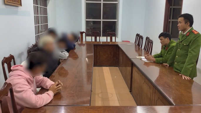 Các học sinh và thanh thiếu niên hẹn nhau hỗn chiến nhưng được ngăn chặn kịp thời Các học sinh và thanh thiếu niên hẹn nhau hỗn chiến nhưng được ngăn chặn kịp thời