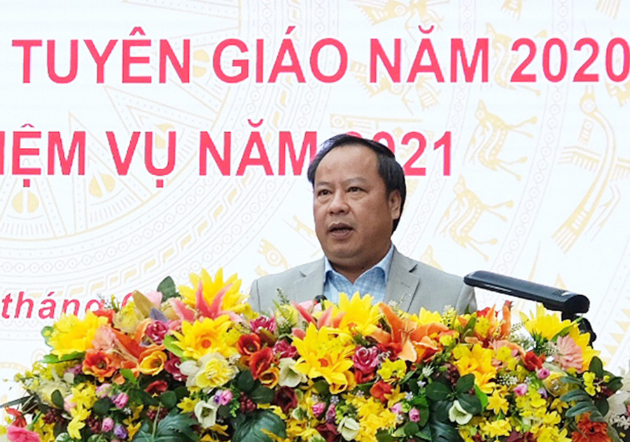 Đồng chí Châu Ngọc Tuấn-Phó Bí thư Thường trực Tỉnh ủy, Chủ tịch HĐND tỉnh phát biểu chỉ đạo tại hội nghị. Ảnh: Hoàng Ngọc Đồng chí Phó Bí thư Thường trực Tỉnh ủy Châu Ngọc Tuấn phát biểu ghi nhận những kết quả ngành Tuyên giáo trong năm 2020. Ảnh: Hoàng Ngọc