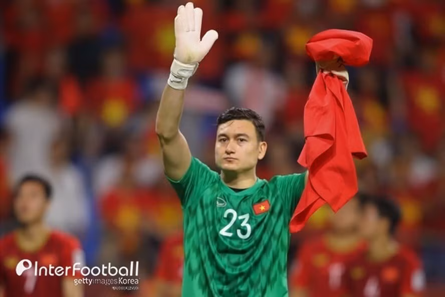 Đặng Văn Lâm khoác áo Cerezo Osaka ở mùa bóng 2021, sau khi chia tay Muangthong United. Ảnh: Getty Korea.