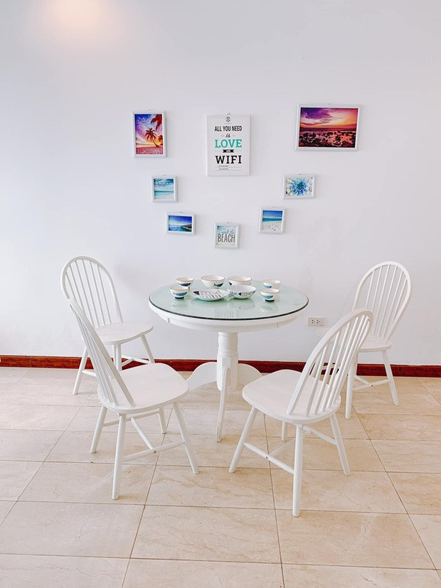 Căn hộ đầu tiên của nàng hậu được mua tại Hạ Long. Đây là tổ ấm được cô khá yêu thích và lên ý tưởng thiết kế. Căn hộ đầu tiên của nàng hậu được mua tại Hạ Long. Đây là tổ ấm được cô khá yêu thích và lên ý tưởng thiết kế.