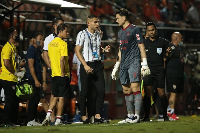 Muangthong United có thể phị phạt nặng sau lùm xùm liên quan đến vấn đề tài chính với Đặng Văn Lâm. Ảnh: Muangthong United