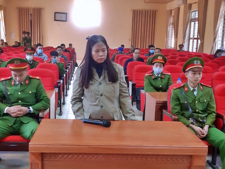 Nga bị bán sang Trung Quốc làm vợ 1 người Trung Quốc từ năm 1993, đến năm 2020 Nga tổ chức đưa người vượt biên trái phép vào Việt Nam thời điểm Covid-19 đang diễn biến hết sức phức tạp. (Ảnh: Tuấn Phương)  Nga bị bán sang Trung Quốc làm vợ 1 người Trung Quốc từ năm 1993, đến năm 2020 Nga tổ chức đưa người vượt biên trái phép vào Việt Nam thời điểm Covid-19 đang diễn biến hết sức phức tạp. (Ảnh: Tuấn Phương)
