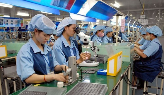 Dù khó khăn chồng chất khó khăng nhưng sản xuất và xuất khẩu của Việt Nam sau 1 năm vẫn lập nên kỳ tích mới Dù khó khăn chồng chất khó khăng nhưng sản xuất và xuất khẩu của Việt Nam sau 1 năm vẫn lập nên kỳ tích mới