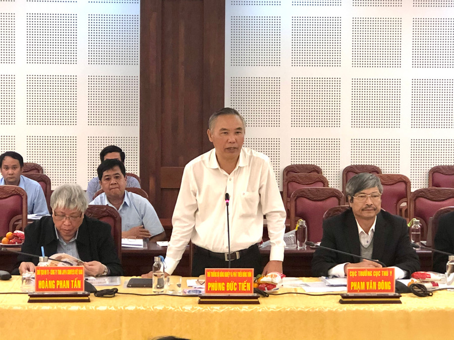 Ông Phùng Đức Tiến-Thứ trưởng Bộ Nông nghiệp và PTNT phát biểu tại buổi làm việc với UBND tỉnh Gia Lai. Ảnh: Lê Nam  Ông Phùng Đức Tiến-Thứ trưởng Bộ Nông nghiệp và PTNT phát biểu tại buổi làm việc với UBND tỉnh Gia Lai. Ảnh: Lê Nam